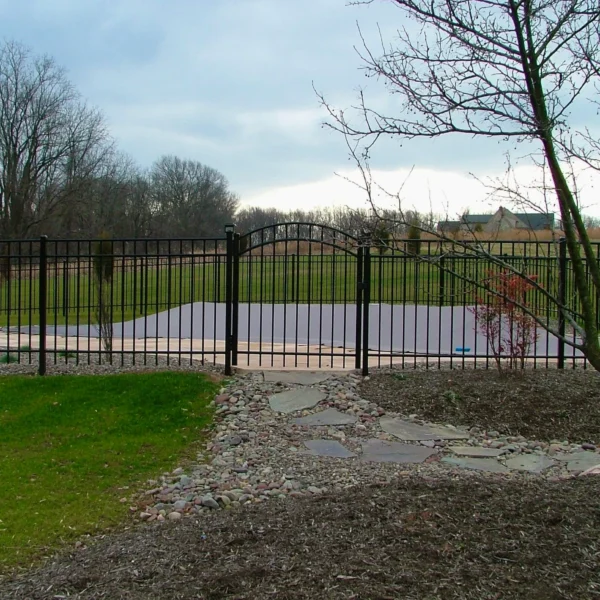 Regis 3230 Aluminum Fence with Arched Gate