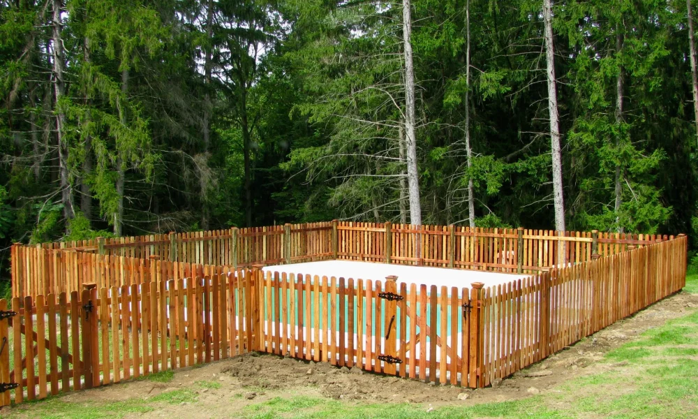Cedar Dog-Eared Picket Fence